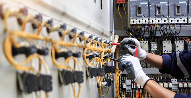 Professional Electrician technician working in Covington, WA